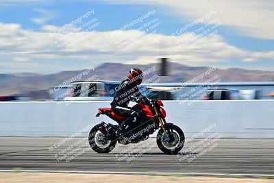 media/Mar-25-2024-Moto Forza (Mon) [[8d4319bd68]]/4-Novice Group/Session 4 Front Straight Speed Pans/